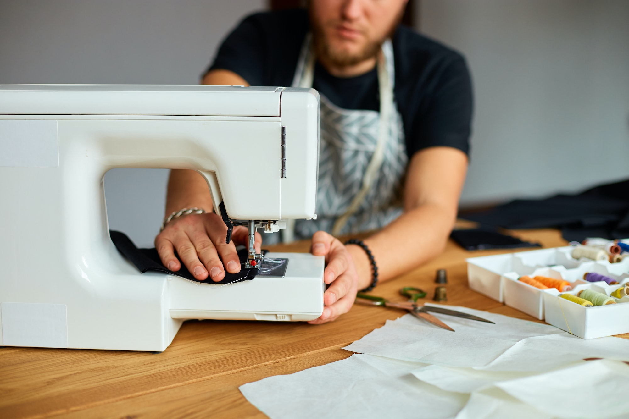 L'artisanat du textile, entre couture et broderie