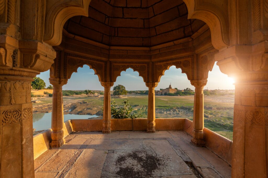 Pavillon at Amar Sagar lake, Jaisalmer, Rajasthan, en Inde