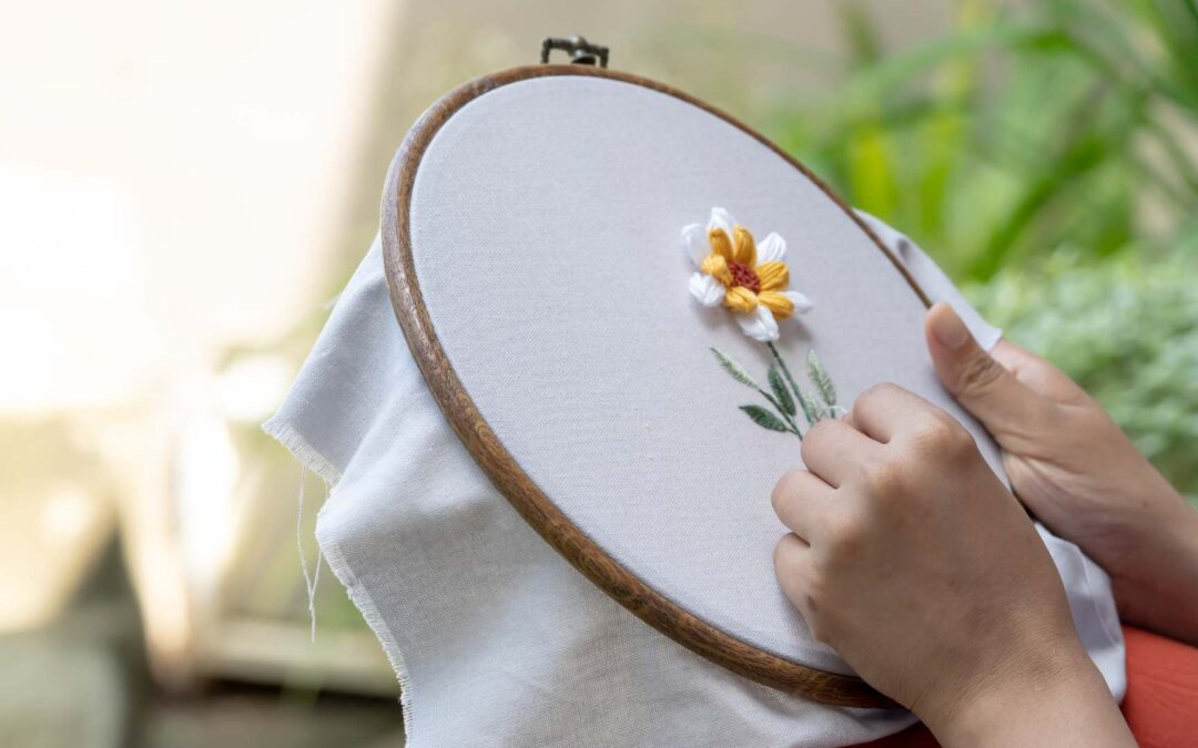 Les meilleurs kits de broderie pour débutants : comparatif et guide d’achat